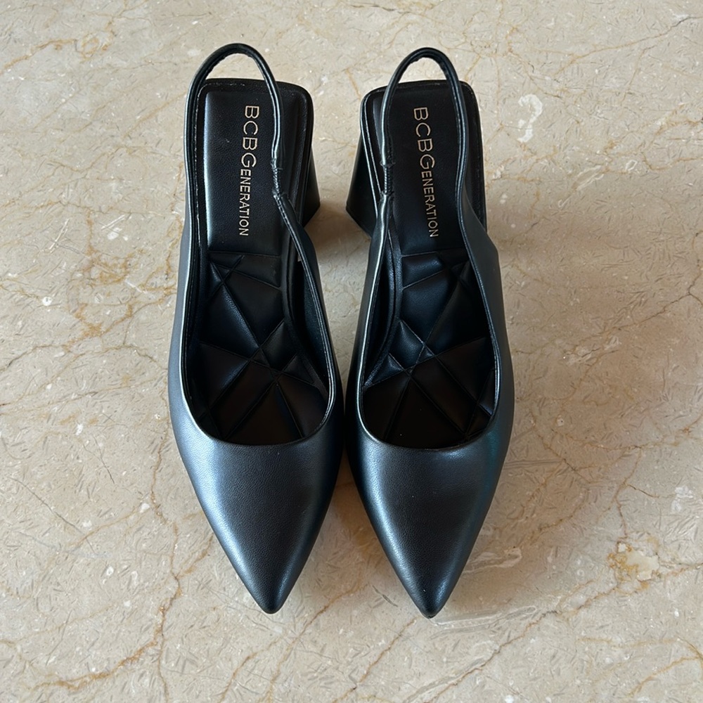 BCBGeneration Trina Pump size 5 . 3.5 inch block heel. Black